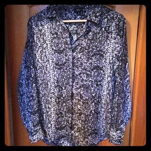 Mossimo 💋 Business Hidden Button Up Blouse